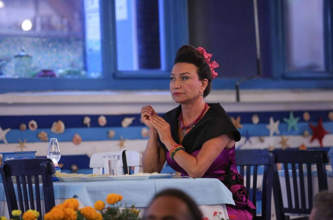 Sandık Kokusu'nun 'Filiz'i Demet Akbağ'dan çarpıcı itiraf. Vücudundaki en sevmediği yeri açıkladı - Resim: 6